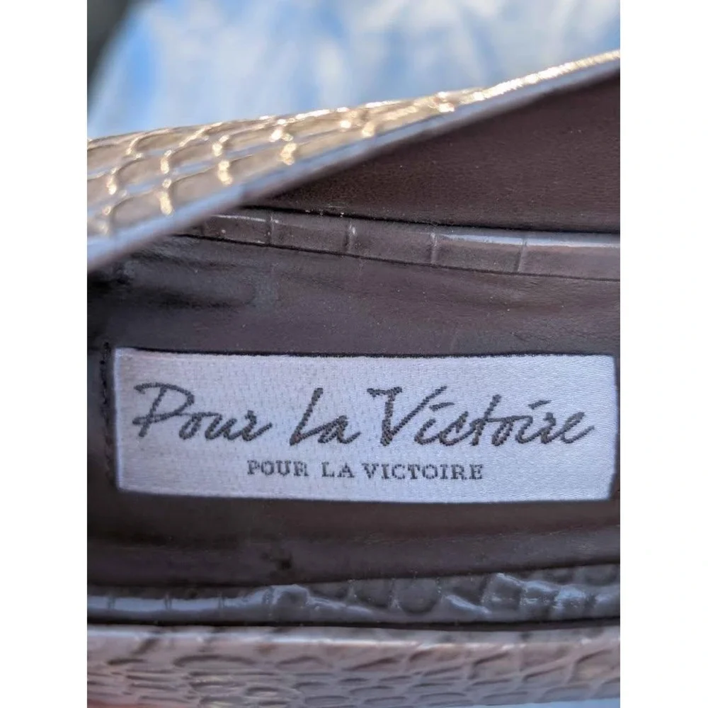 Pour La Victoire Gray Croc Embossed Leather Pumps Block Heel 8.5 Brazil‎